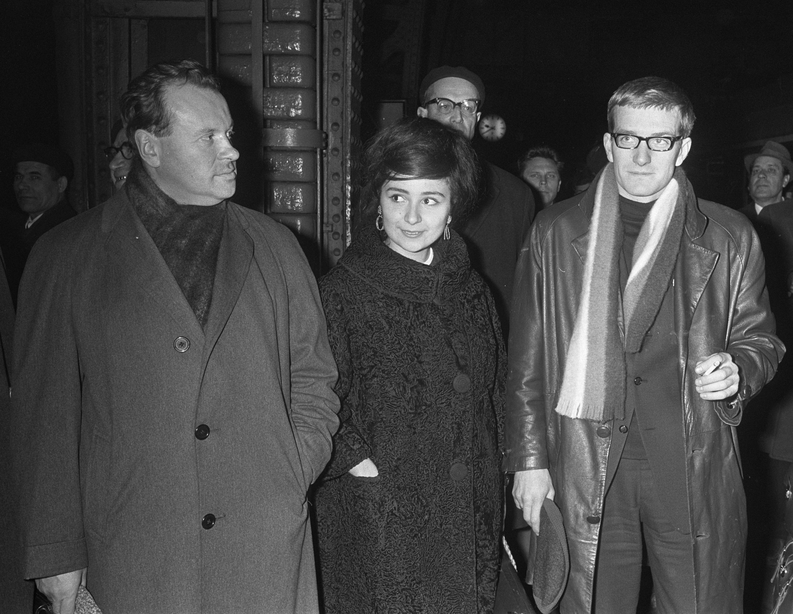 Yevgueni Svetlánov con Liana Isakadze y Maxim Shostakóvich a su llegada a Ámsterdam en 1967